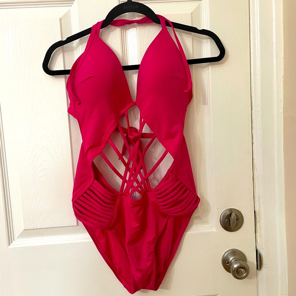🔥 Kenneth Cole Hot Pink cut out bathing suit 🔥